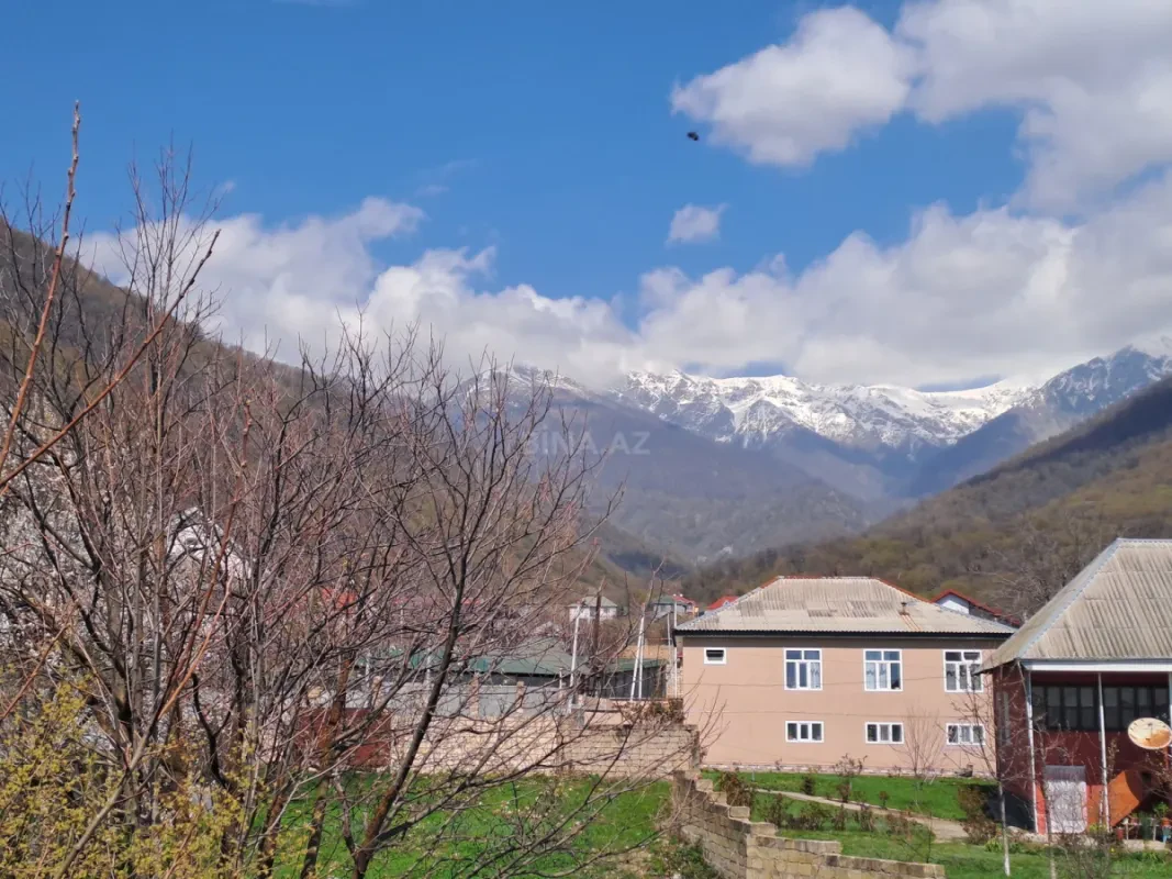 Satılır 6 otaqlı həyət evi 160 m²