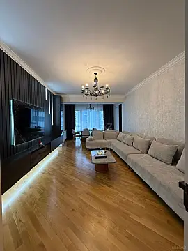 Satılır 2 otaqlı mənzil 117 m²