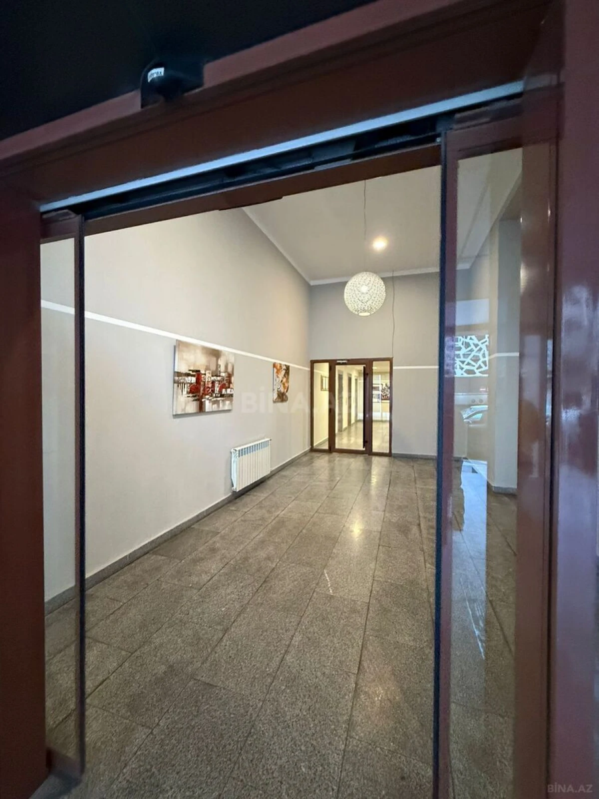 Satılır 2 otaqlı mənzil 117 m²