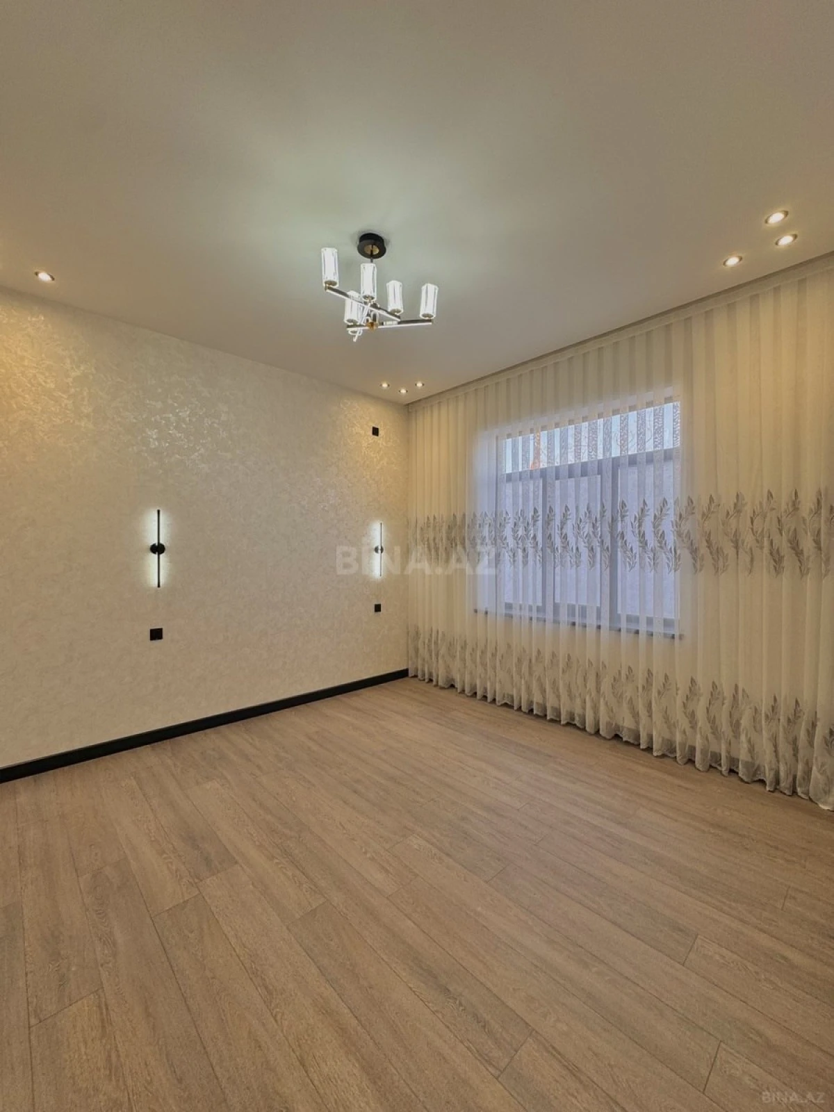 Satılır 4 otaqlı həyət evi 160 m²