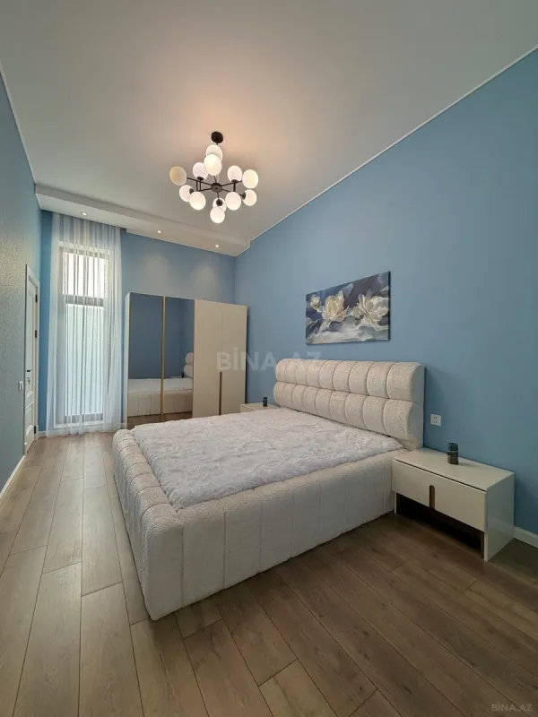 Satılır 5 otaqlı həyət evi 300 m²