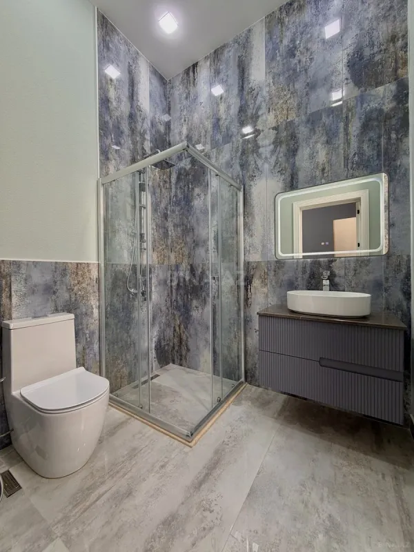 Satılır 5 otaqlı həyət evi 300 m²