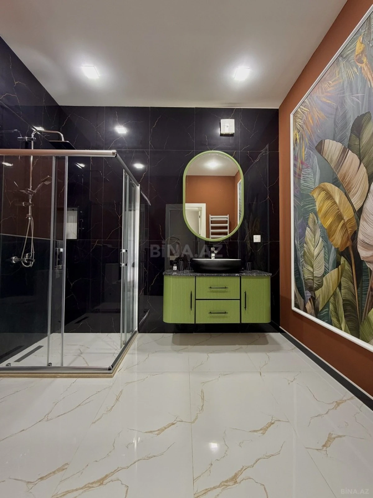 Satılır 5 otaqlı həyət evi 300 m²