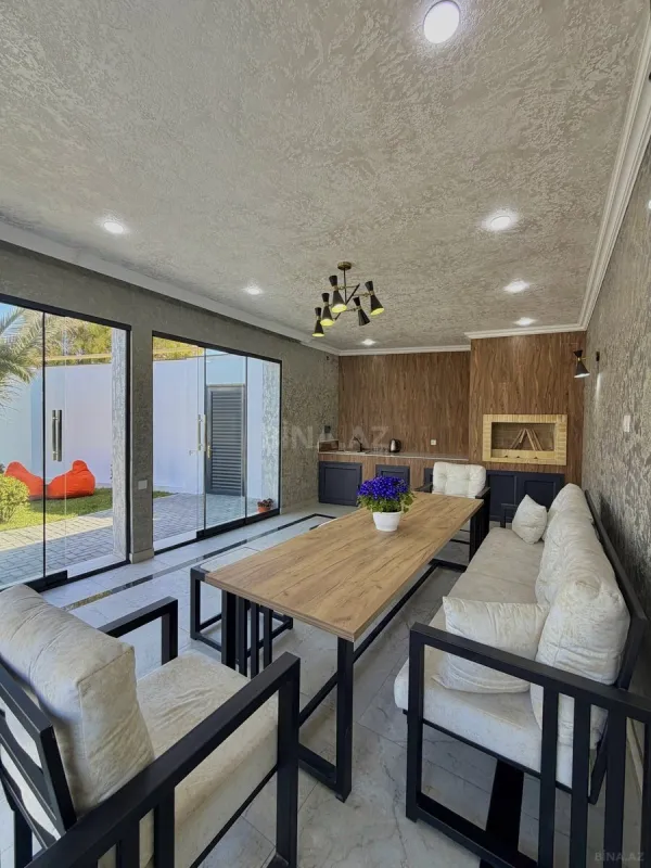 Satılır 5 otaqlı həyət evi 300 m²