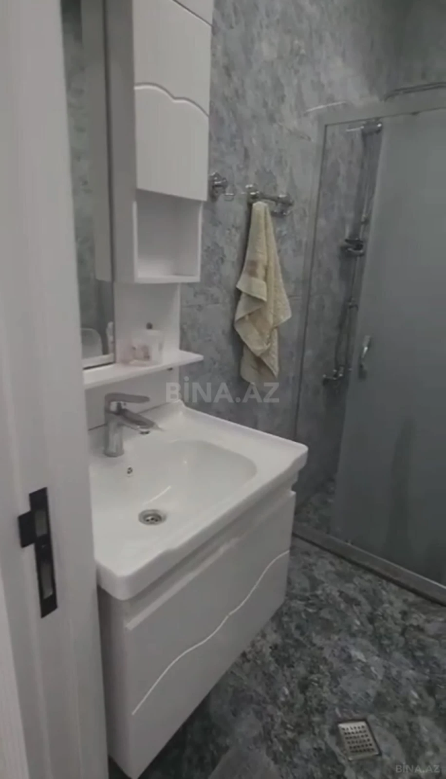 Kirayə verilir 2 otaqlı mənzil 65 m²