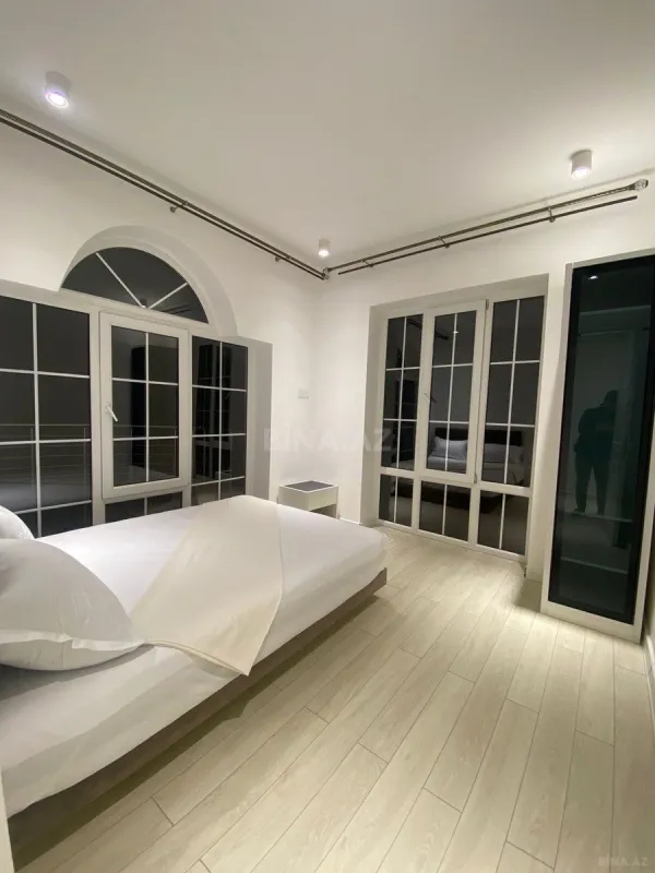 Kirayə verilir 5 otaqlı həyət evi 300 m²