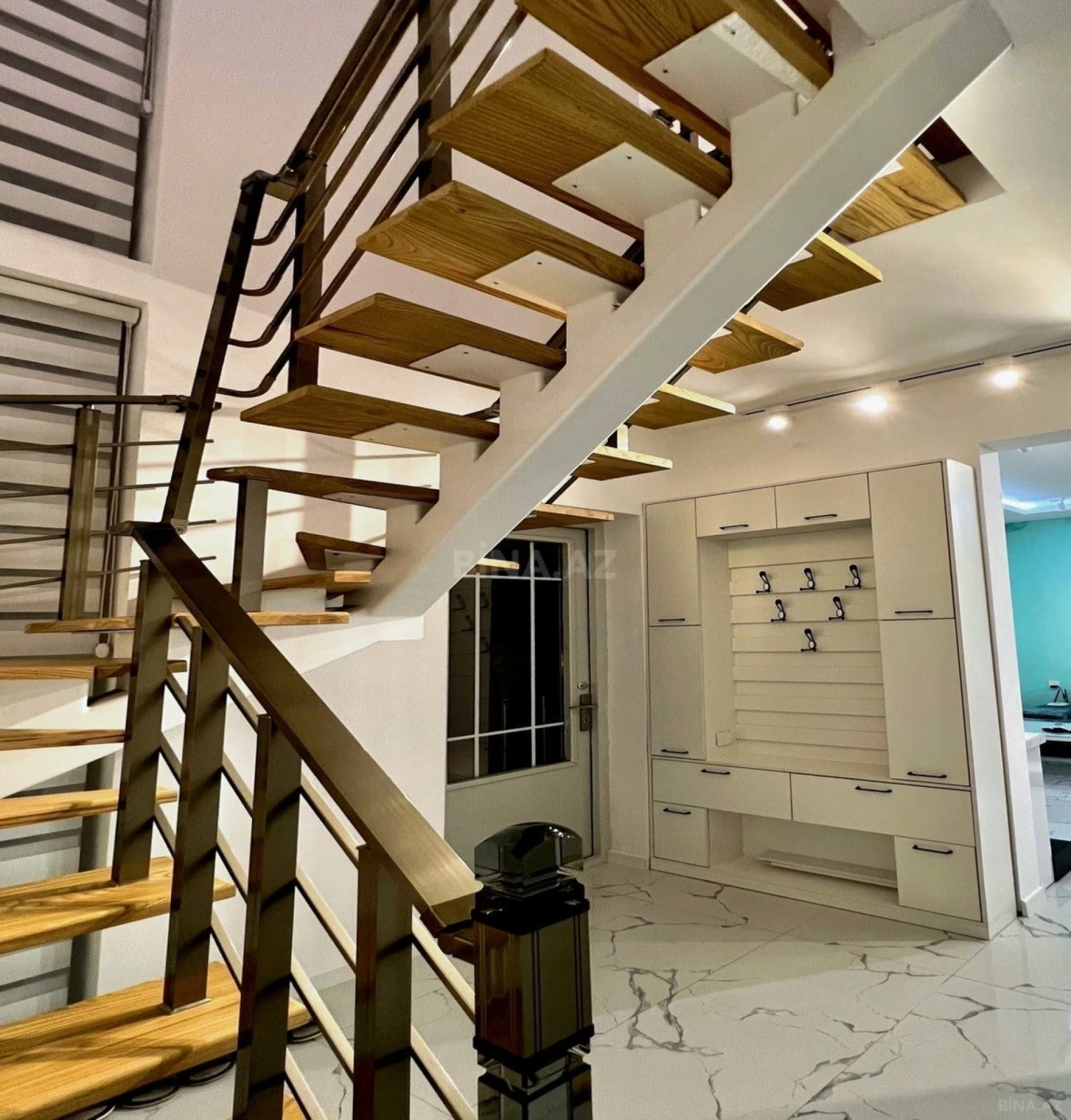 Kirayə verilir 5 otaqlı həyət evi 300 m²