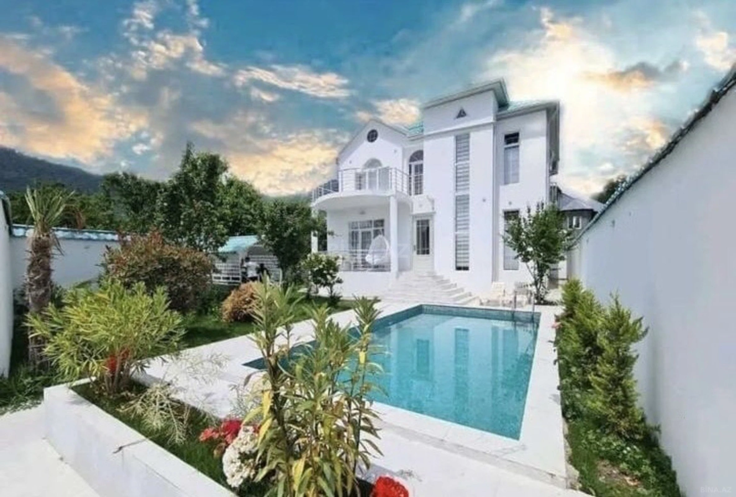 Kirayə verilir 5 otaqlı həyət evi 300 m²