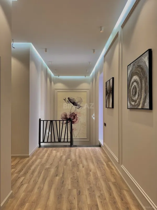 Satılır 5 otaqlı həyət evi 250 m²