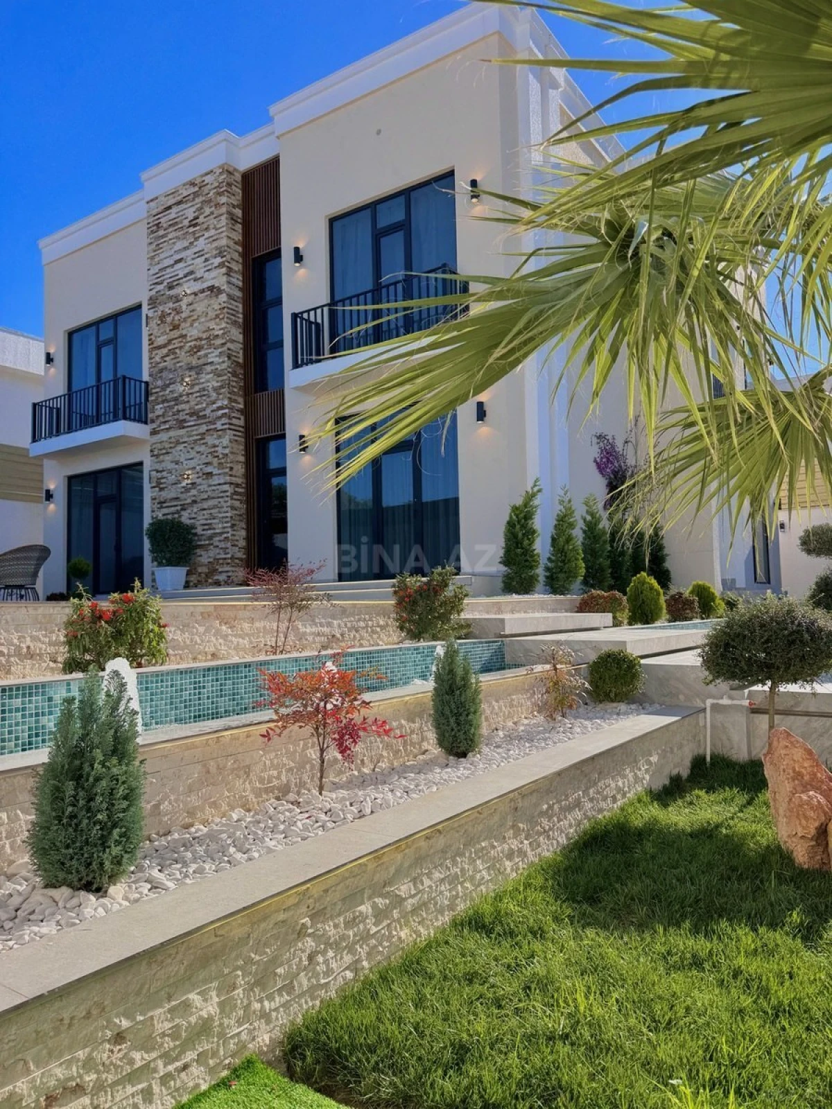 Satılır 5 otaqlı həyət evi 250 m²