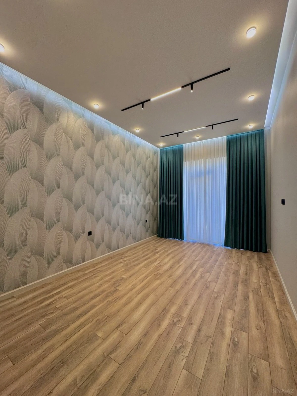 Satılır 5 otaqlı həyət evi 250 m²