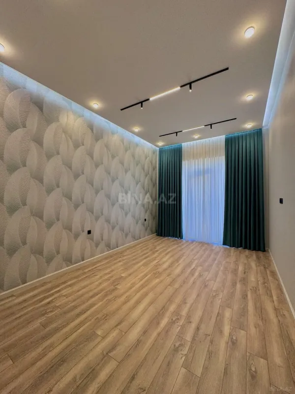 Satılır 5 otaqlı həyət evi 250 m²