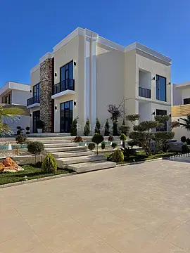 Satılır 5 otaqlı həyət evi 250 m²