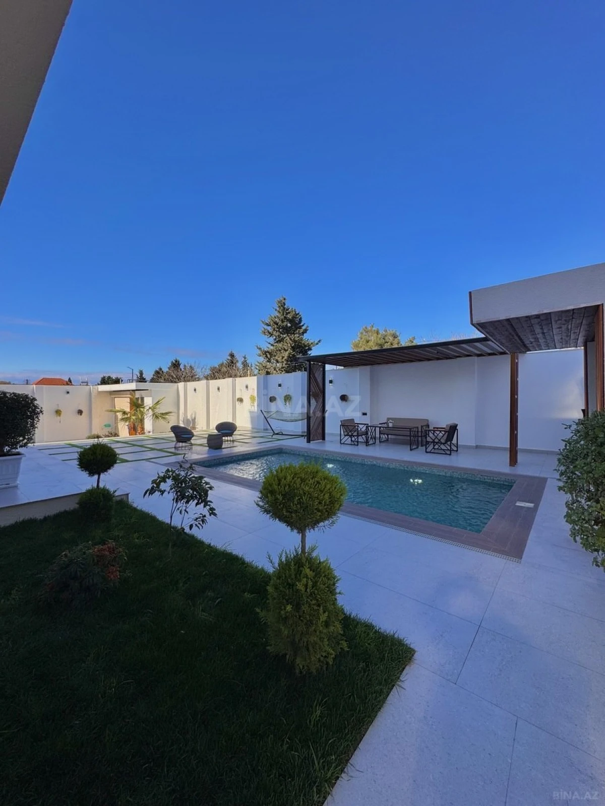 Satılır 5 otaqlı həyət evi 250 m²