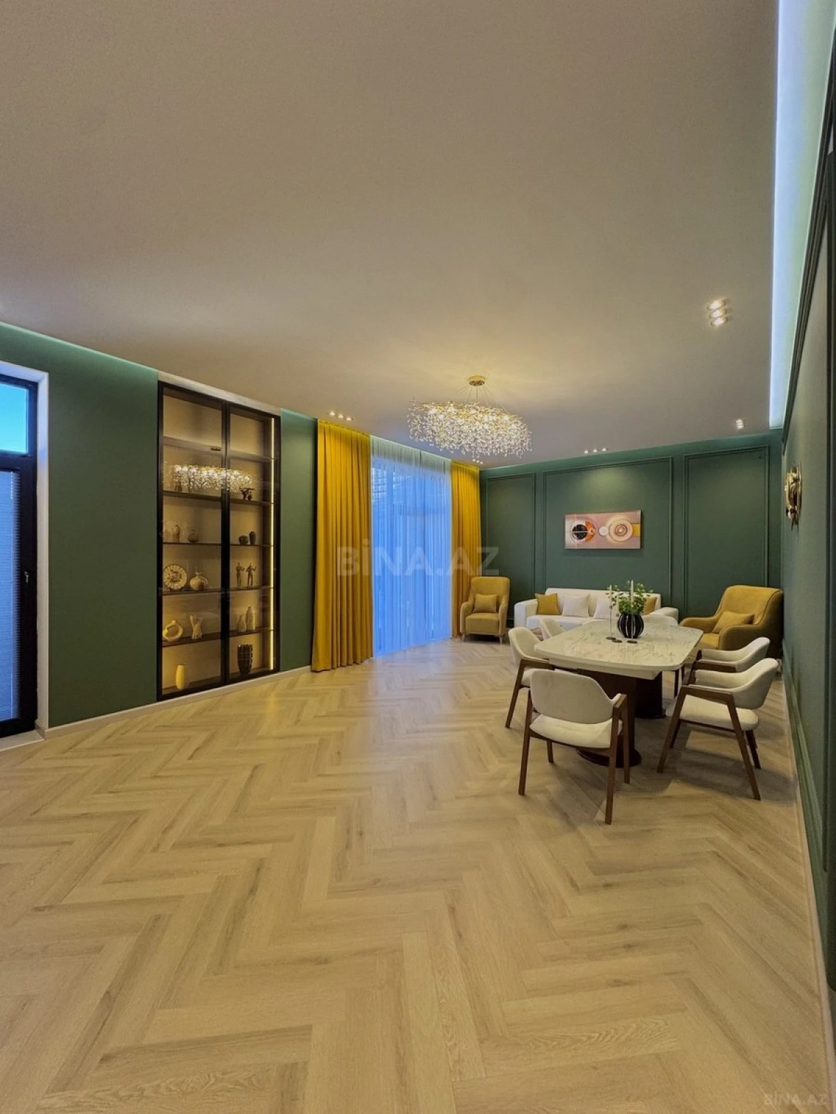 Satılır 5 otaqlı həyət evi 250 m²