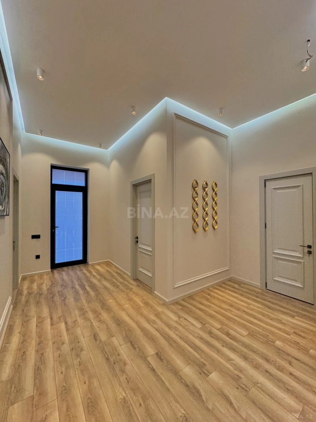 Satılır 5 otaqlı həyət evi 250 m²