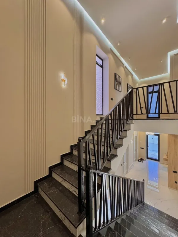 Satılır 5 otaqlı həyət evi 250 m²