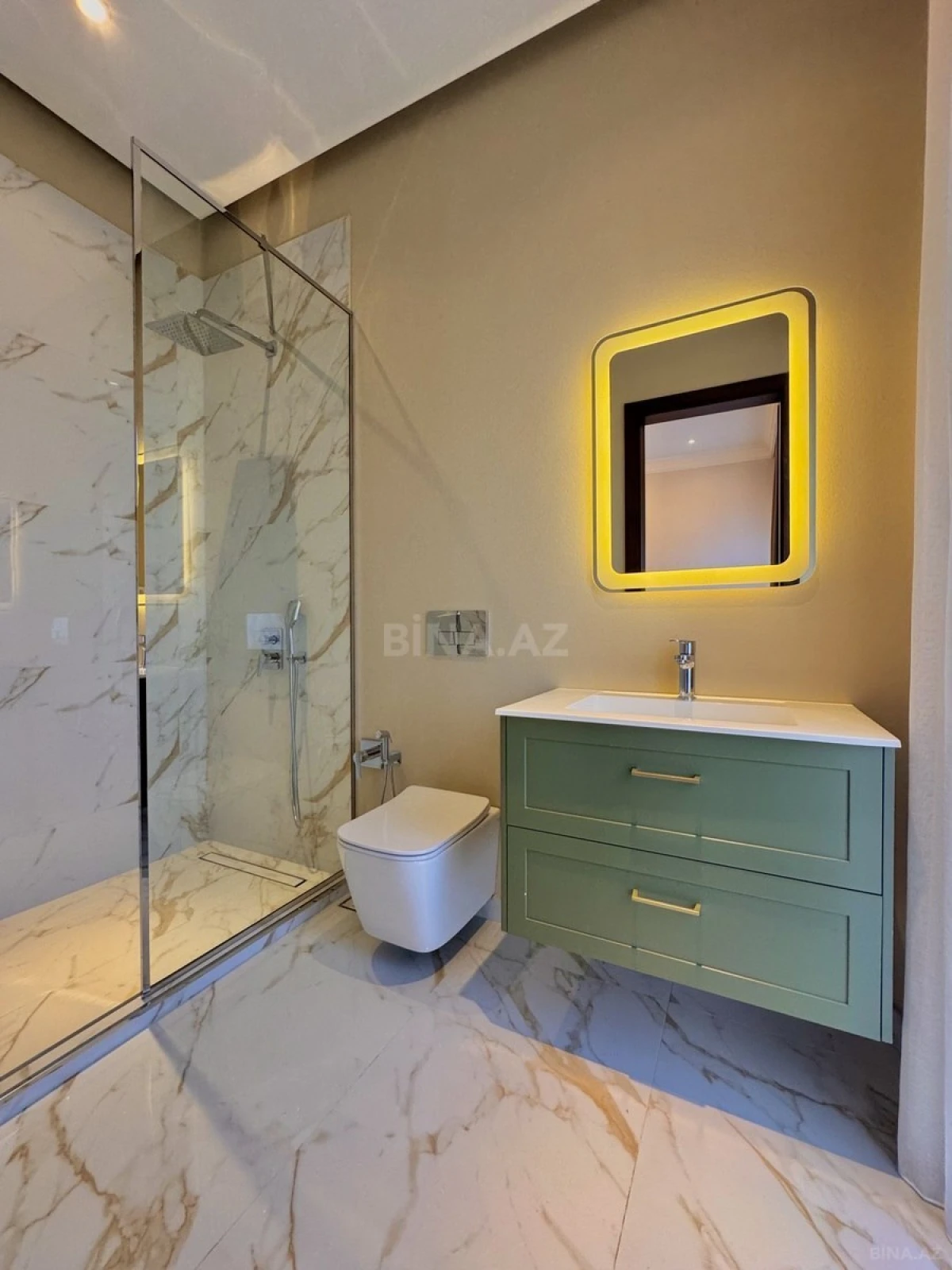 Satılır 6 otaqlı həyət evi 350 m²