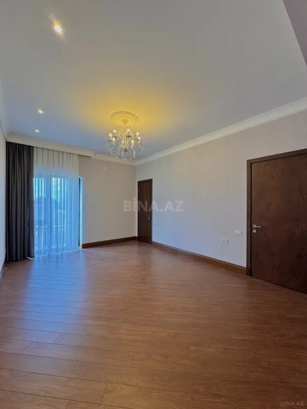Satılır 6 otaqlı həyət evi 350 m²