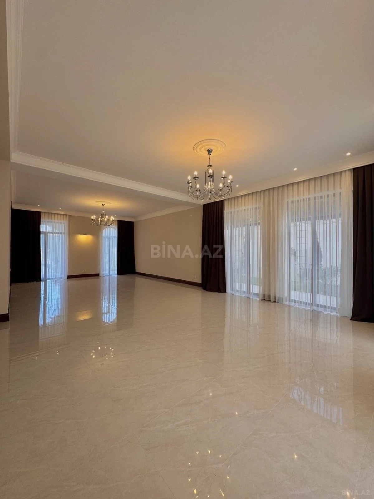 Satılır 6 otaqlı həyət evi 350 m²