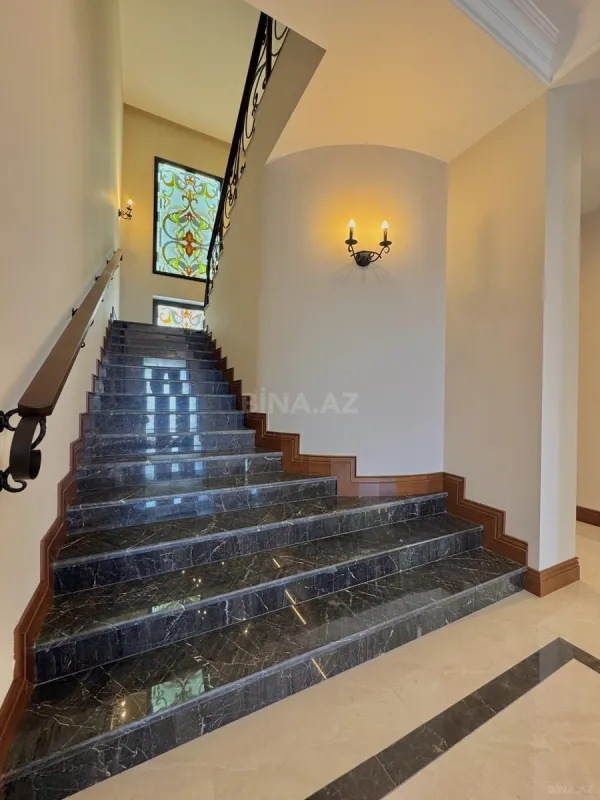 Satılır 6 otaqlı həyət evi 350 m²