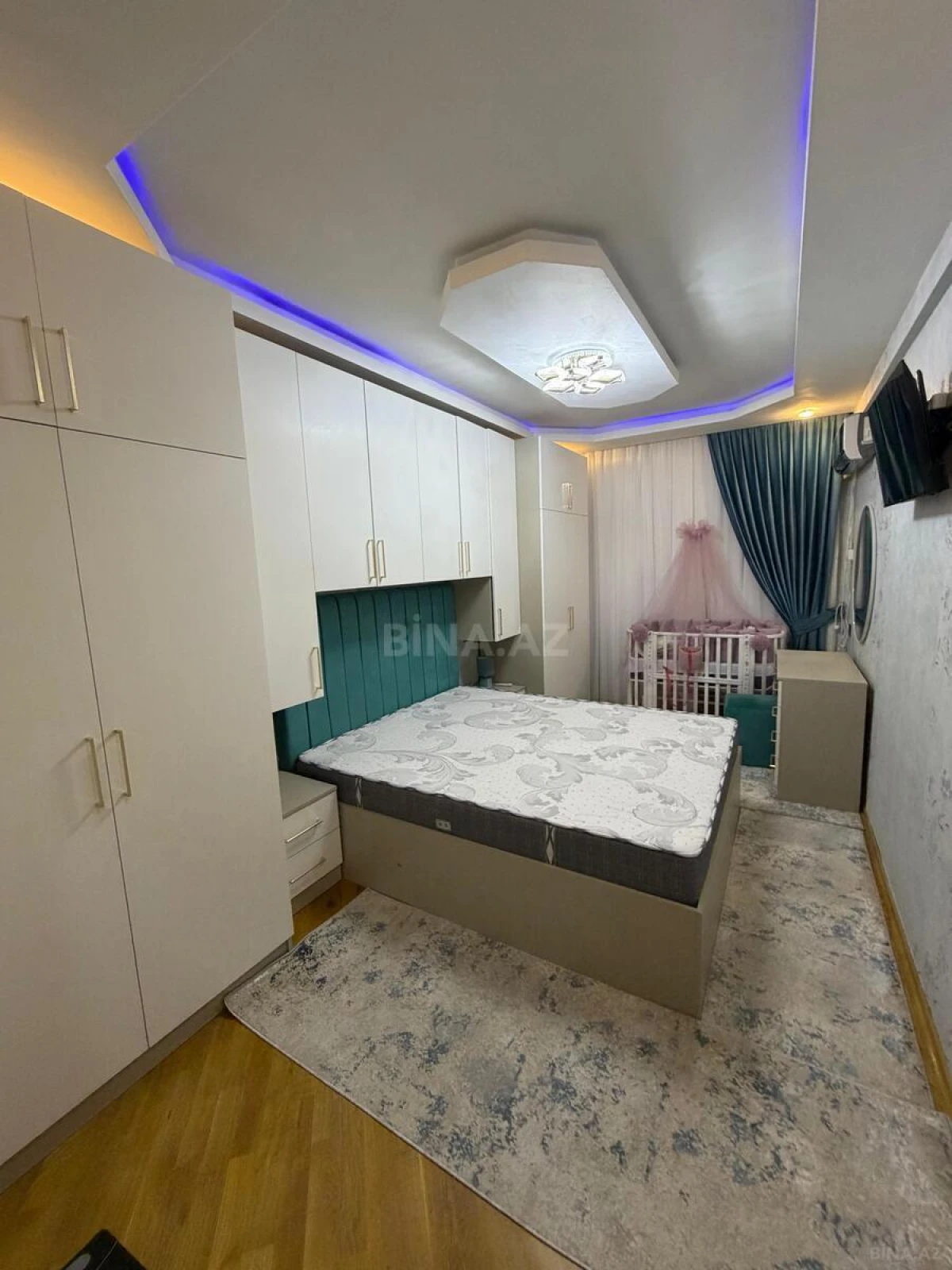 Satılır 2 otaqlı mənzil 78 m²