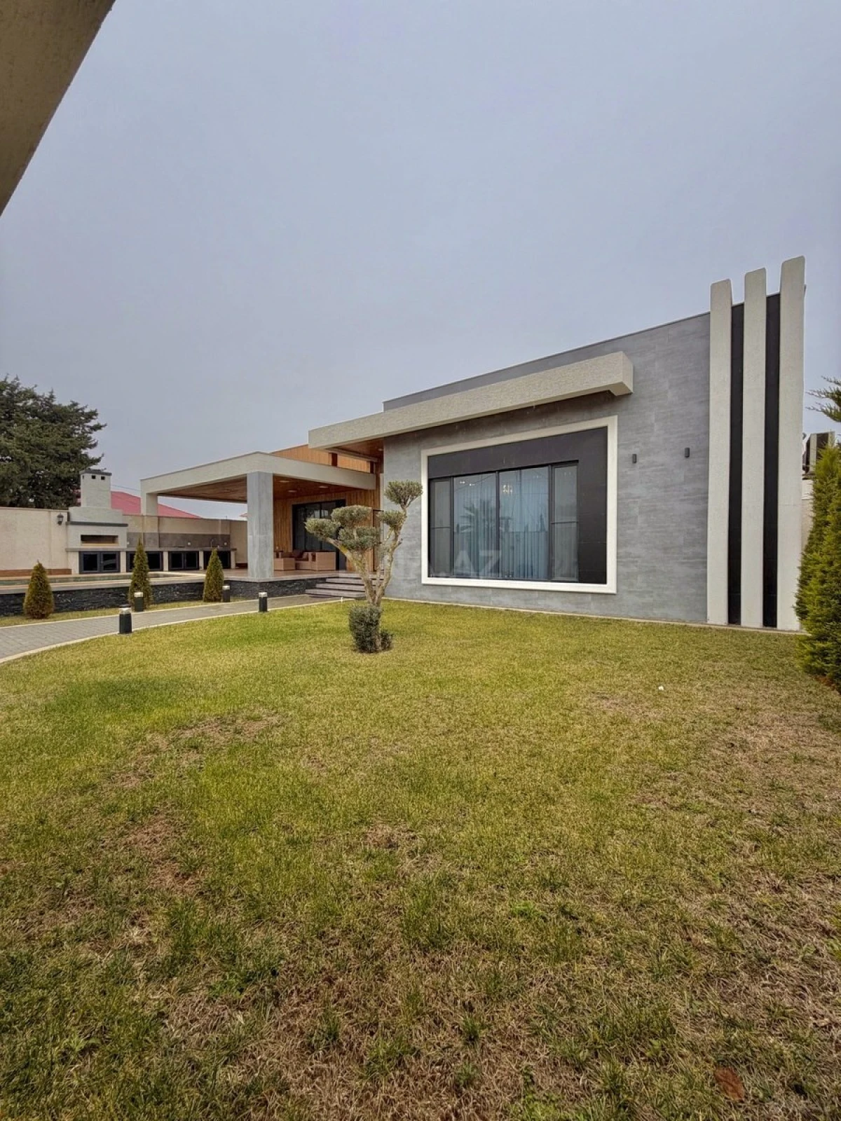 Satılır 4 otaqlı həyət evi 200 m²