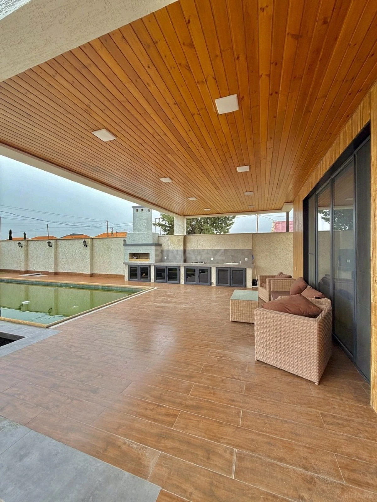 Satılır 4 otaqlı həyət evi 200 m²