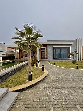 Satılır 4 otaqlı həyət evi 200 m²