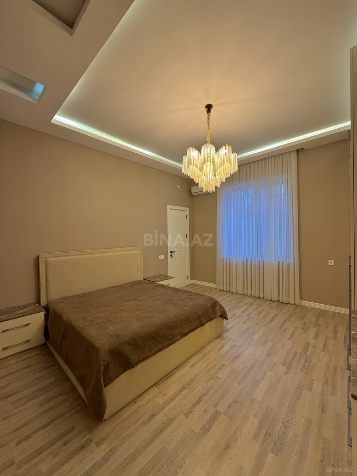 Satılır 4 otaqlı həyət evi 200 m²