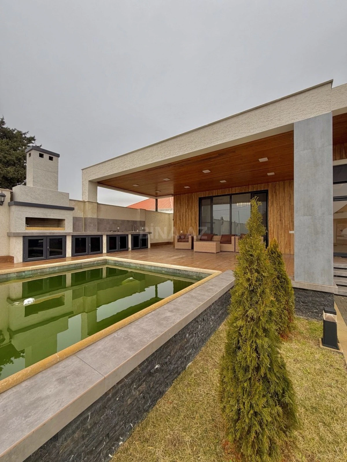 Satılır 4 otaqlı həyət evi 200 m²