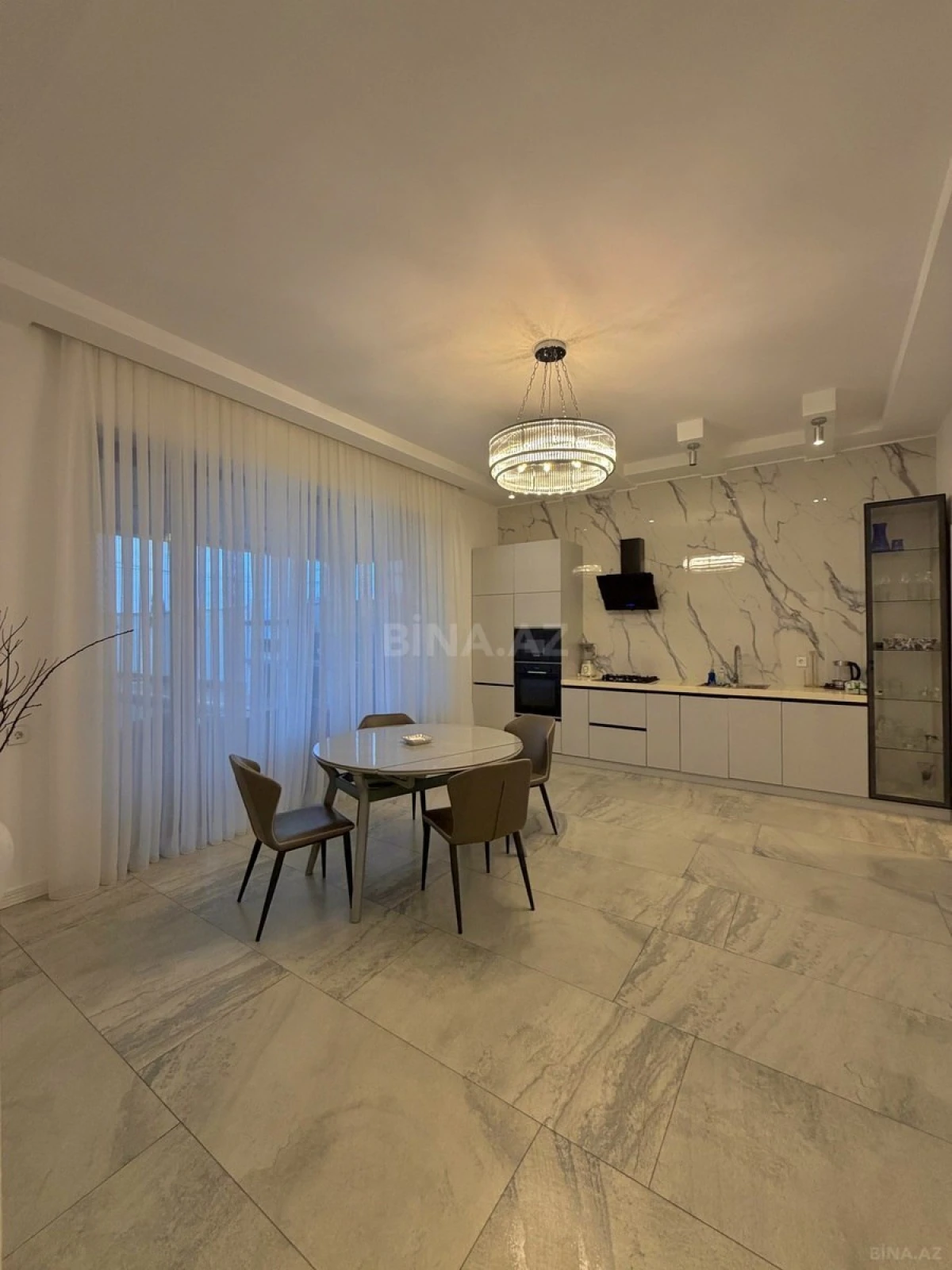 Satılır 4 otaqlı həyət evi 200 m²