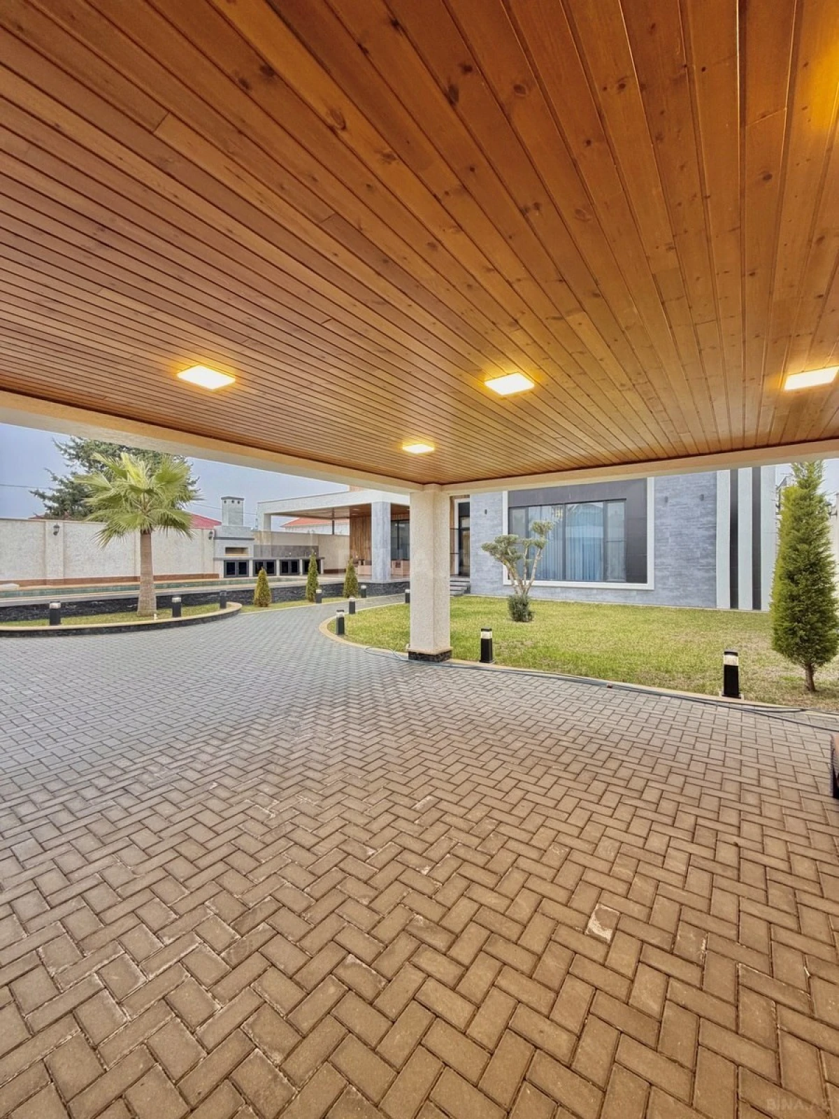 Satılır 4 otaqlı həyət evi 200 m²