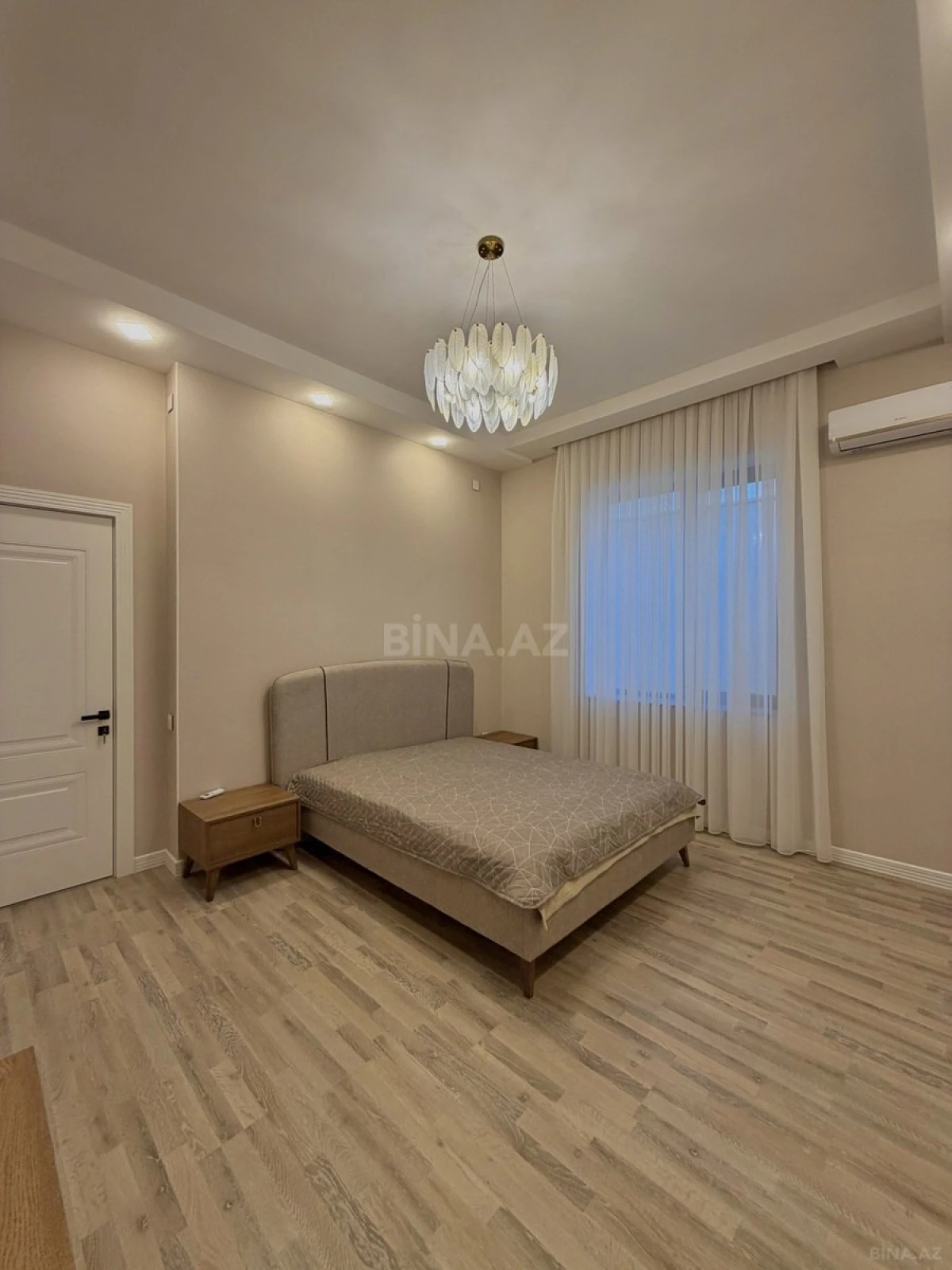 Satılır 4 otaqlı həyət evi 200 m²