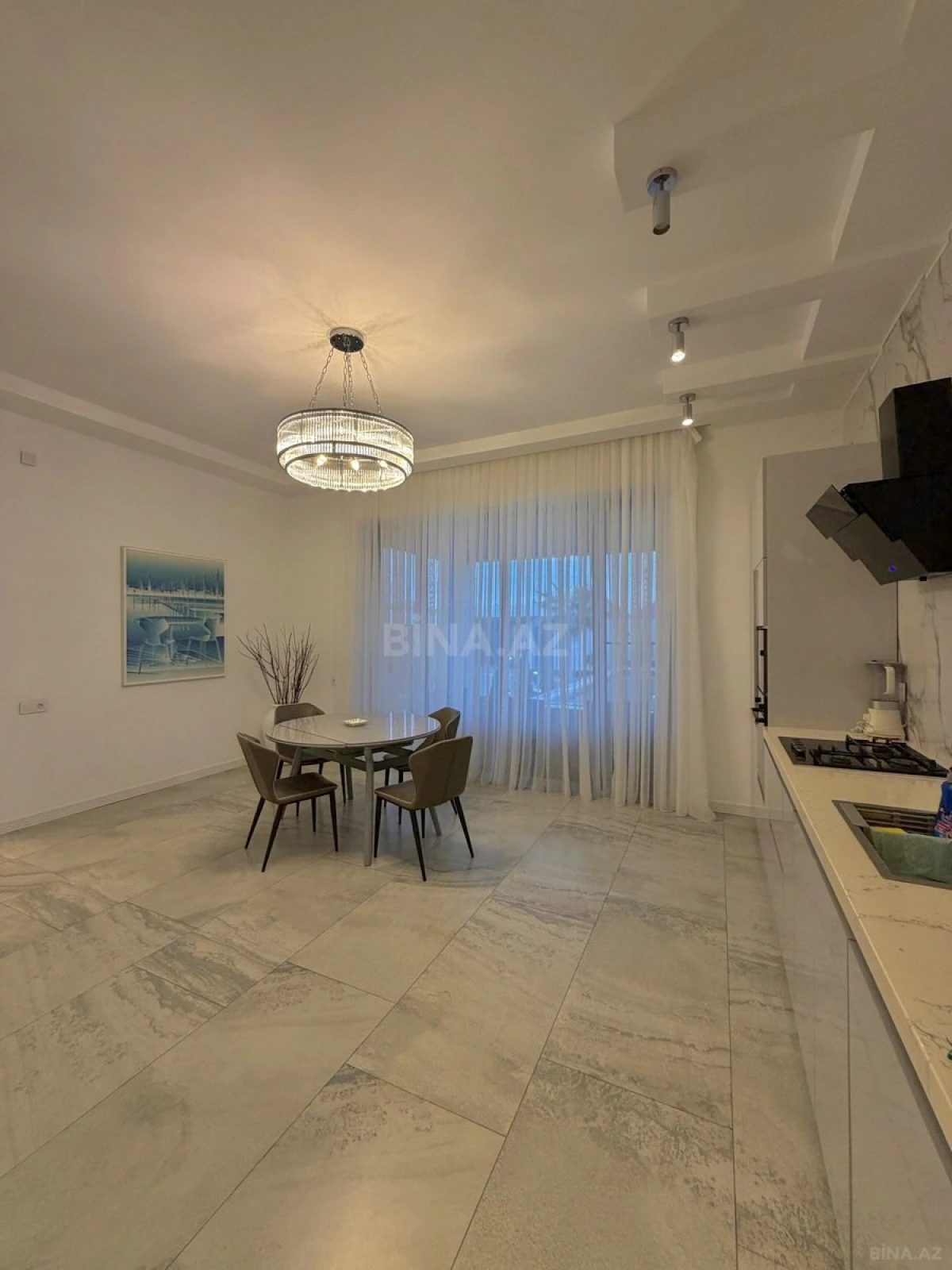 Satılır 4 otaqlı həyət evi 200 m²