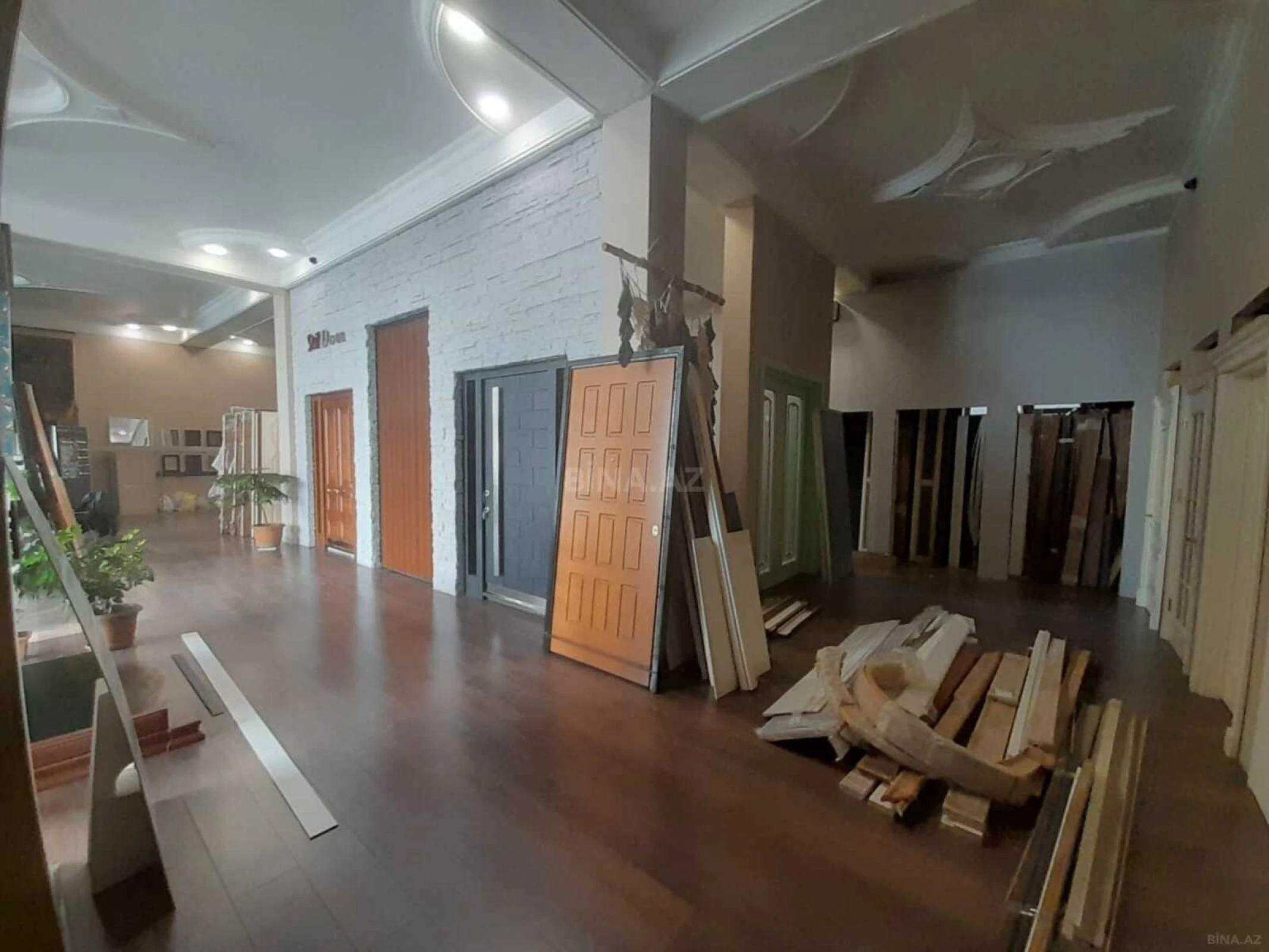 Kirayə verilir obyekt 270 m²