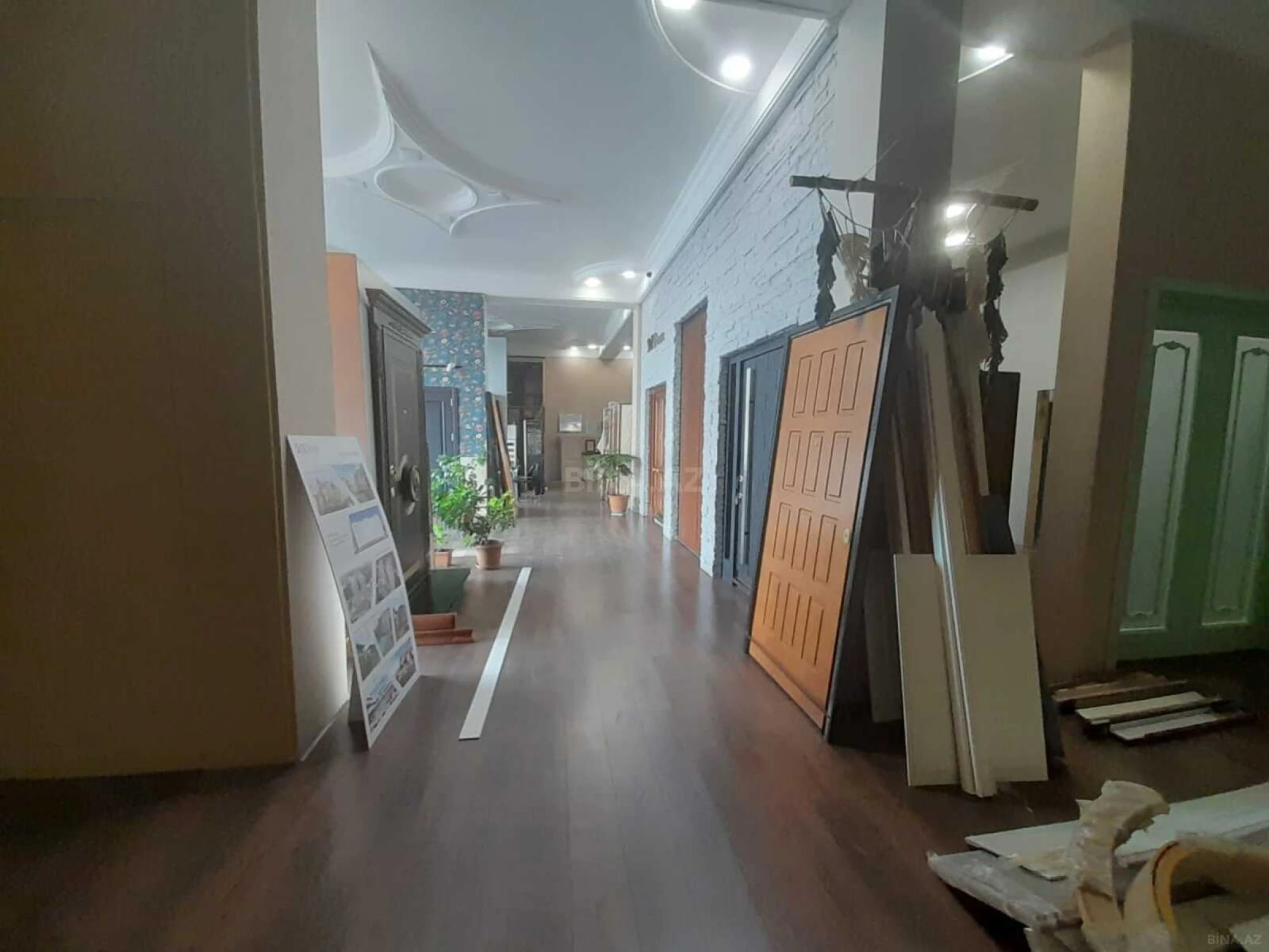 Kirayə verilir obyekt 270 m²