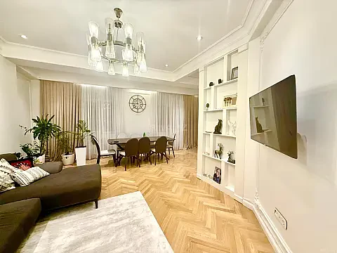Satılır 3 otaqlı mənzil 150 m² — Bakı 3 otaq 150.00 m²