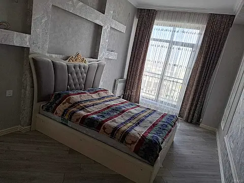 Kirayə verilir 3 otaqlı mənzil 125 m²