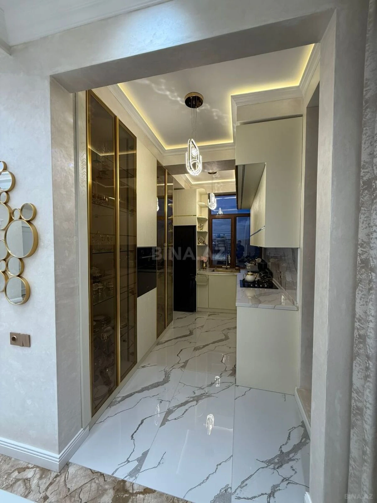 Satılır 3 otaqlı mənzil 160 m²