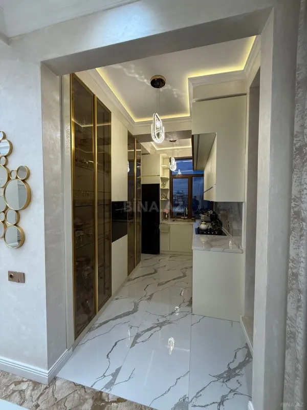 Satılır 3 otaqlı mənzil 160 m²