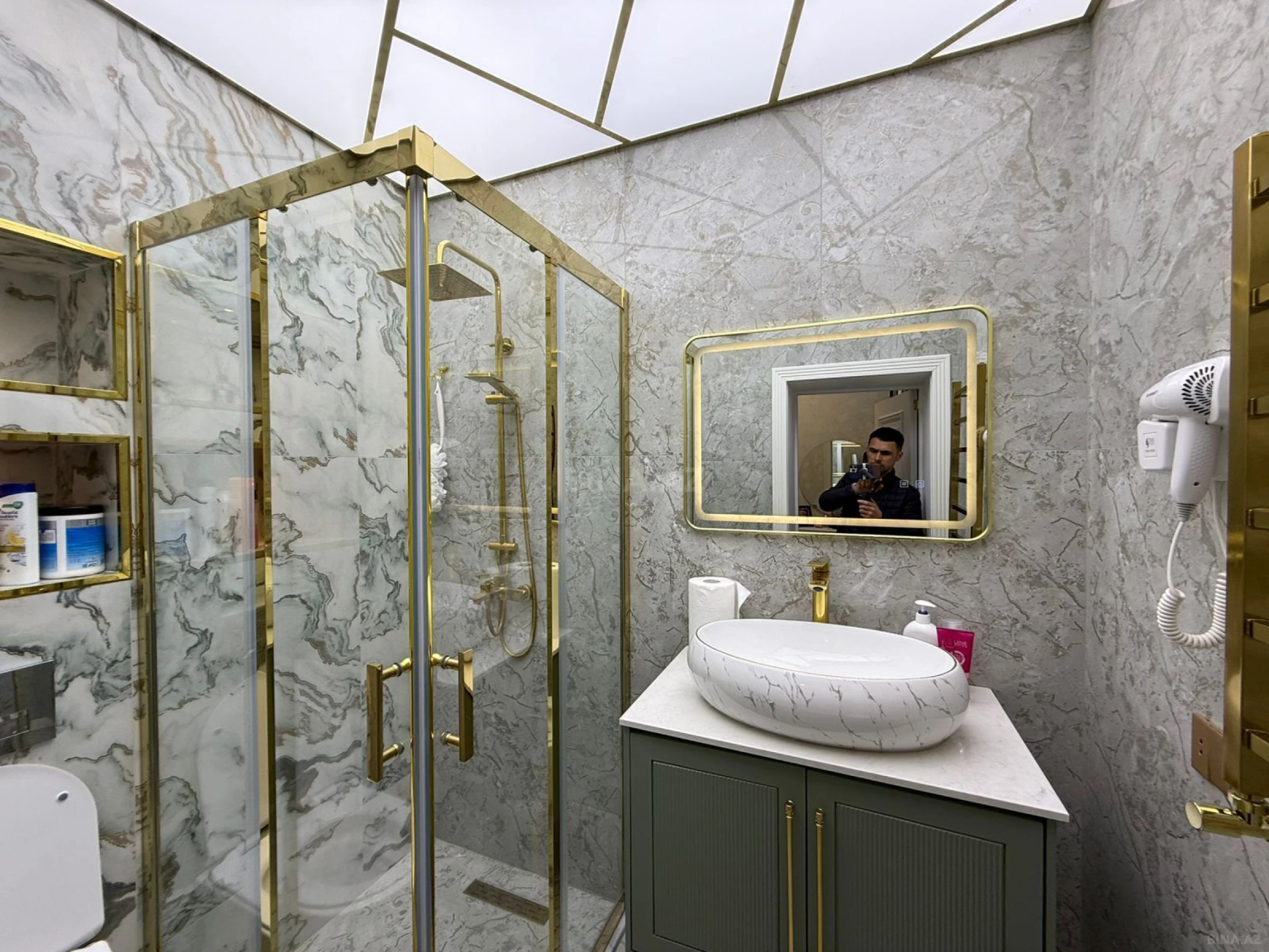 Satılır 3 otaqlı mənzil 160 m²