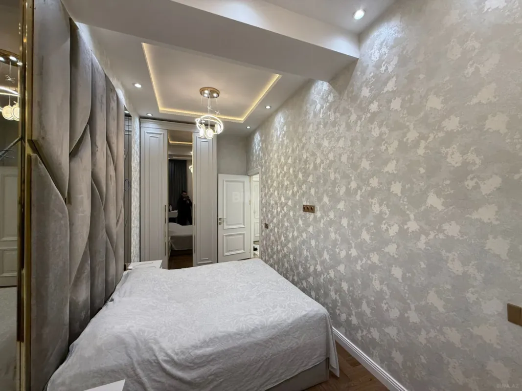 Satılır 3 otaqlı mənzil 160 m²