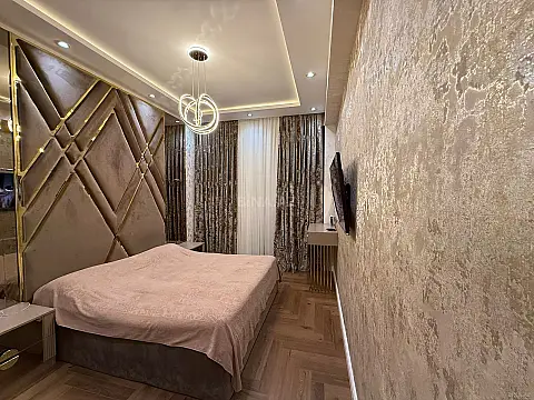 Satılır 3 otaqlı mənzil 160 m²