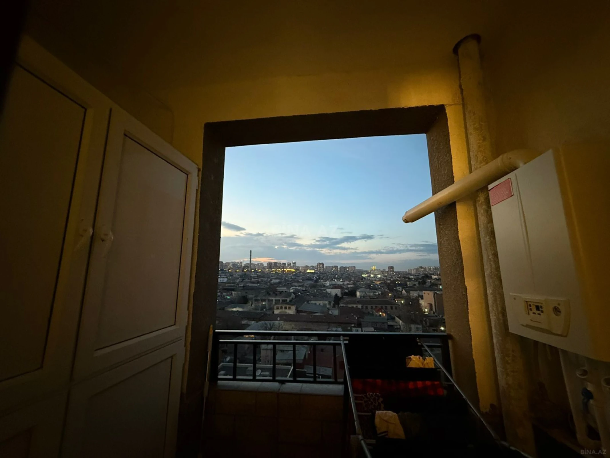 Satılır 3 otaqlı mənzil 160 m²