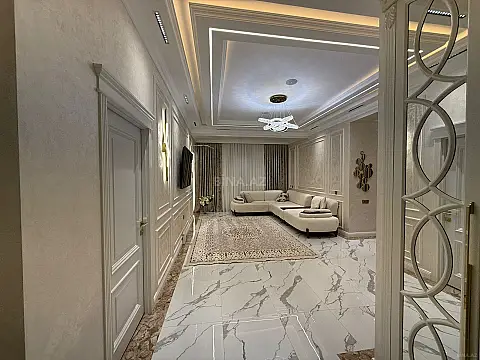 Satılır 3 otaqlı mənzil 160 m²