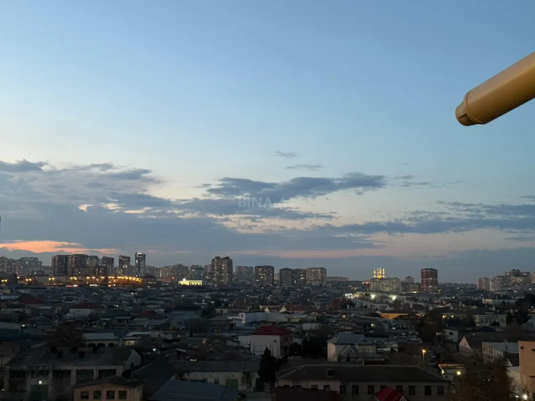 Satılır 3 otaqlı mənzil 160 m²