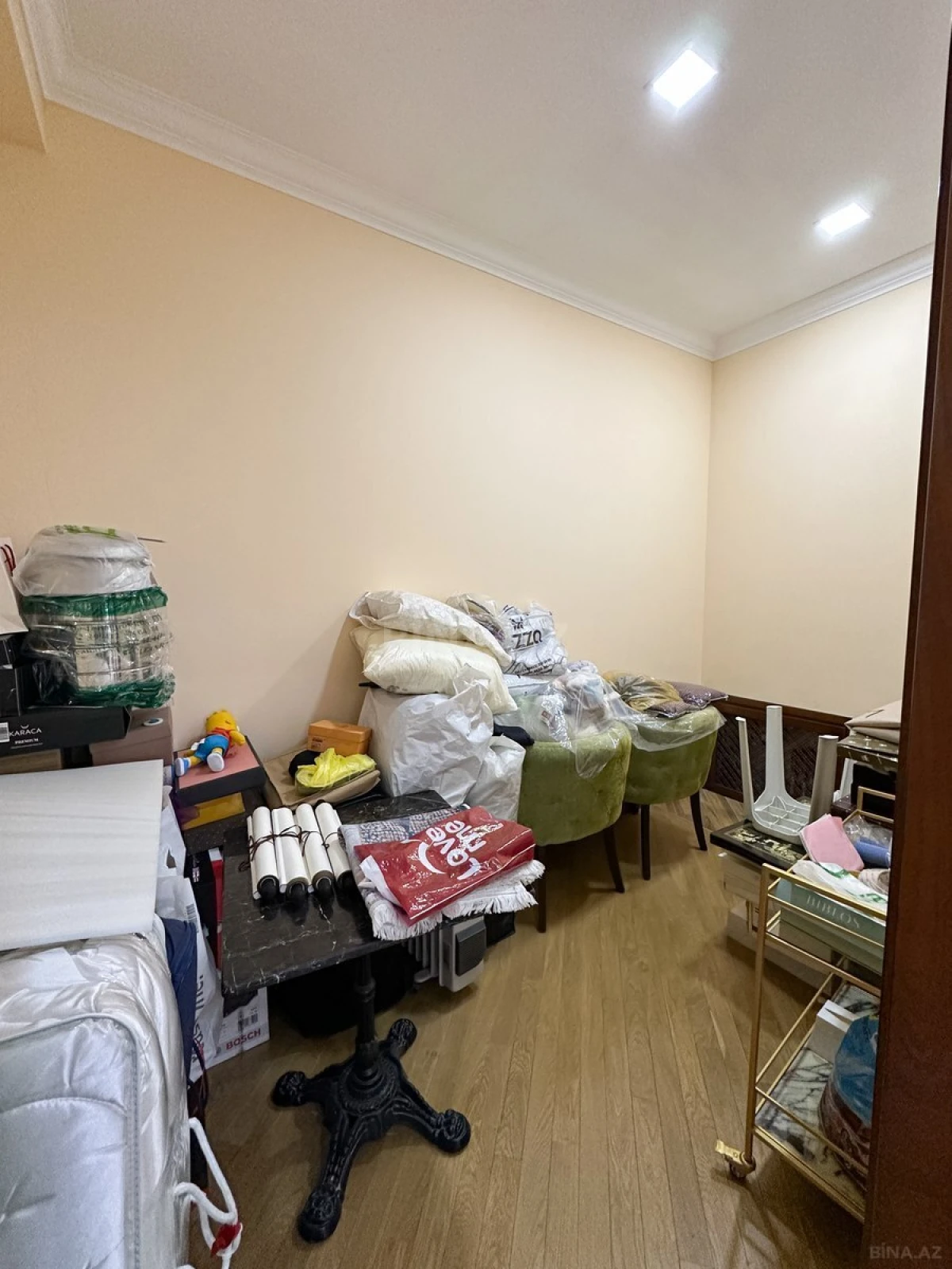 Satılır 3 otaqlı mənzil 155 m²