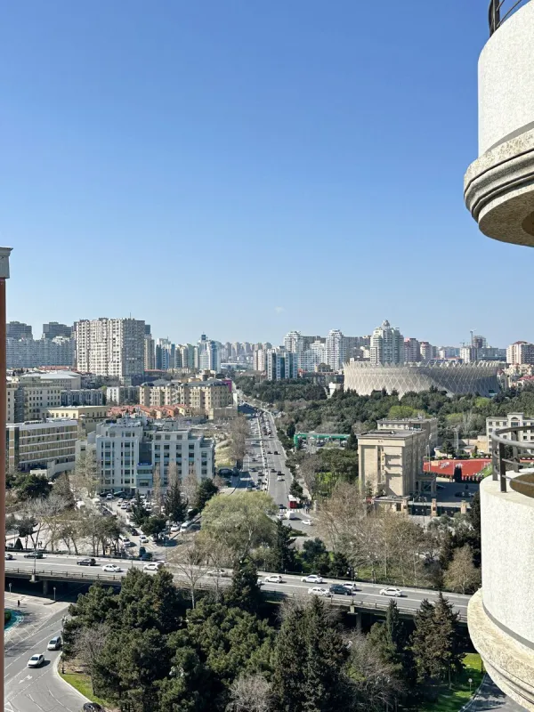 Satılır 3 otaqlı mənzil 155 m²