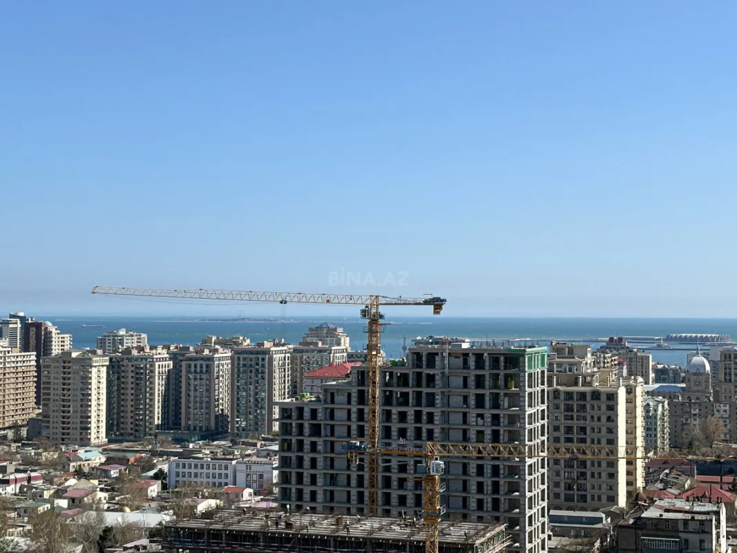 Satılır 3 otaqlı mənzil 155 m²